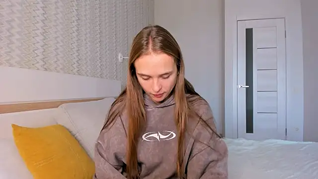 LilMary  online show from October 22, 6:18 am