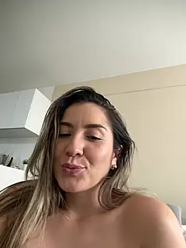 Mariana gom online show from July 6, 3:03 pm