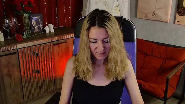 DonnaSmitth online show from May 13, 7:19 pm