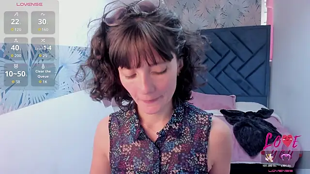 Valery More   online show from July 26, 2:25 pm