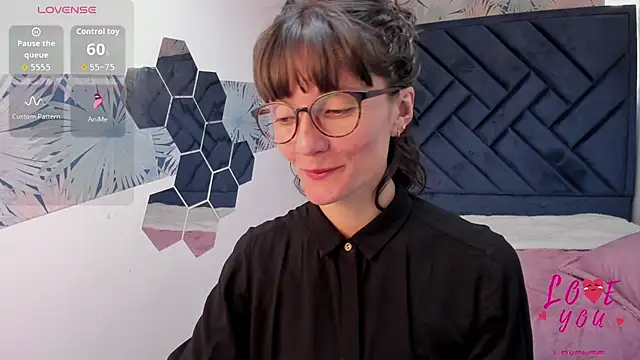 Valery More   online show from July 11, 4:40 pm
