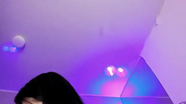 SusanVilla online show from March 14, 8:32 pm