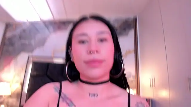 SusanVilla online show from December 22, 7:50 pm