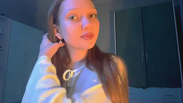 EmiIyKitty online show from October 5, 8:03 pm