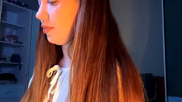 EmiIyKitty online show from October 15, 8:33 pm