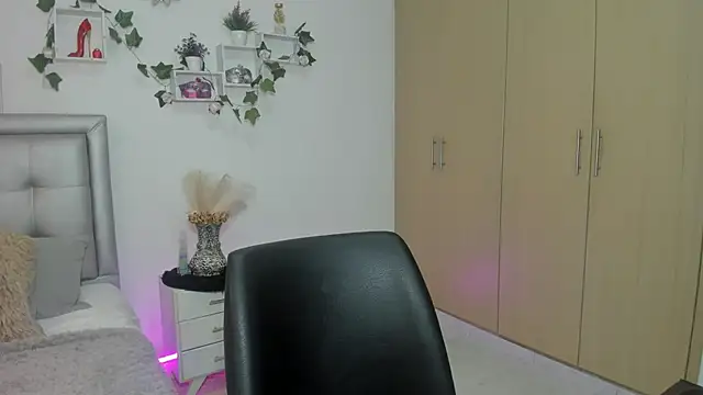 mia star 2 online show from June 3, 10:38 am