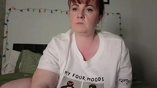 xJuicyLittlePrincessx online show from November 24, 9:06 pm