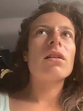GoldenPussy1329 online show from May 29, 7:28 am