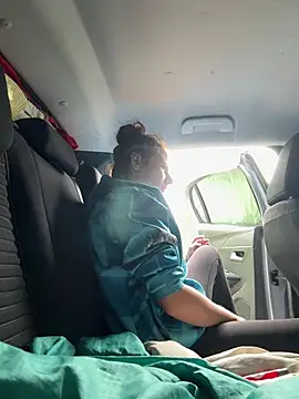 GoldenPussy1329 online show from June 2, 10:27 am
