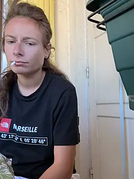 GoldenPussy1329 online show from July 2, 9:04 am