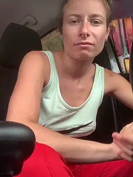 GoldenPussy1329 online show from May 30, 2:26 pm
