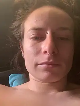 GoldenPussy1329 online show from May 19, 6:31 am