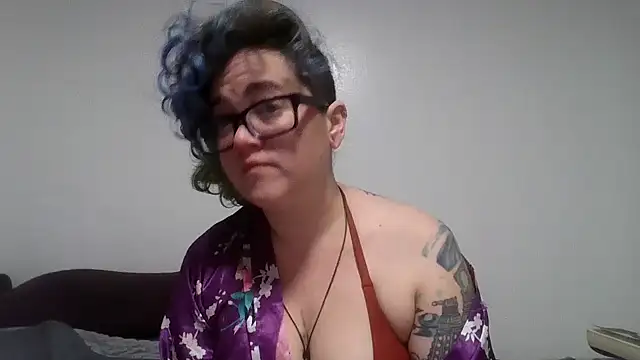 Snapshot of daniak90 chatting on October 1, 1:27 pm daniak90 online show from October 1, 1:27 pm