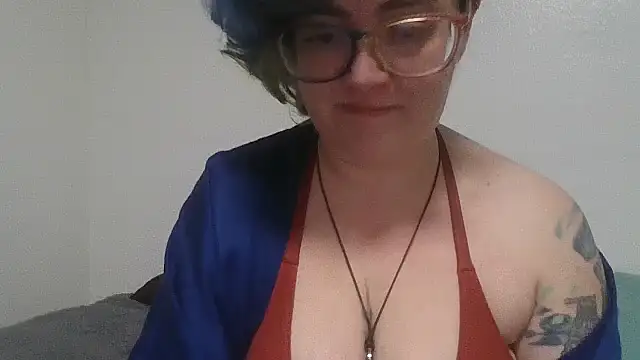 Snapshot of daniak90 chatting on October 19, 7:43 am daniak90 online show from October 19, 7:43 am