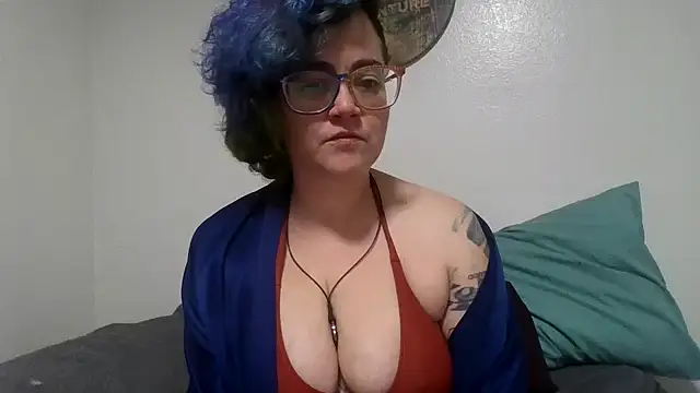 Snapshot of daniak90 chatting on October 17, 3:32 am daniak90 online show from October 17, 3:32 am