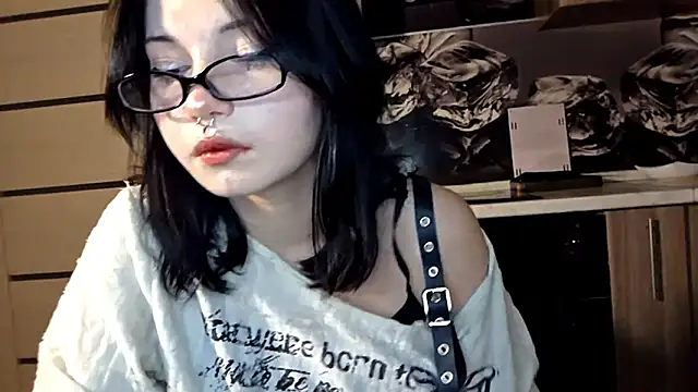 Beeping Creature online show from March 15, 9:11 am