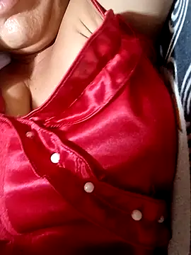 Hotmommax online show from May 1, 9:18 pm