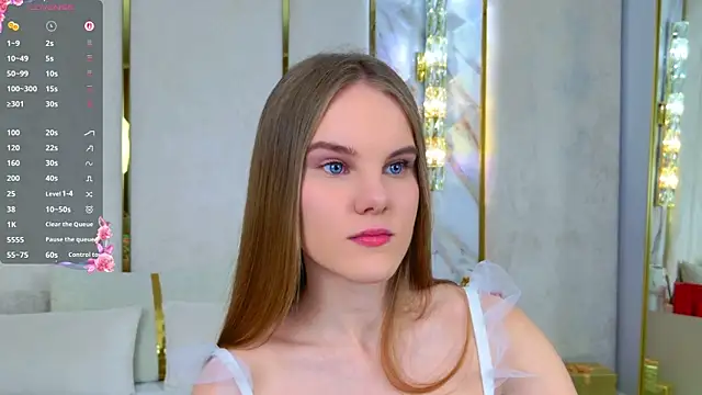 Lili Lohan online show from December 4, 5:14 pm