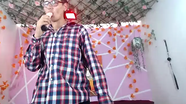 nexusboyhot online show from October 3, 6:57 pm