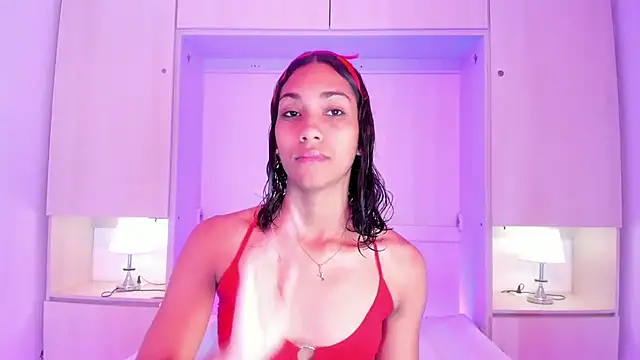AnahiCollins online show from July 4, 12:01 pm