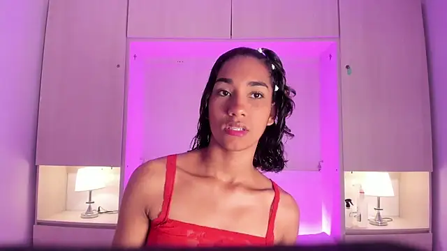 AnahiCollins online show from May 2, 11:35 am