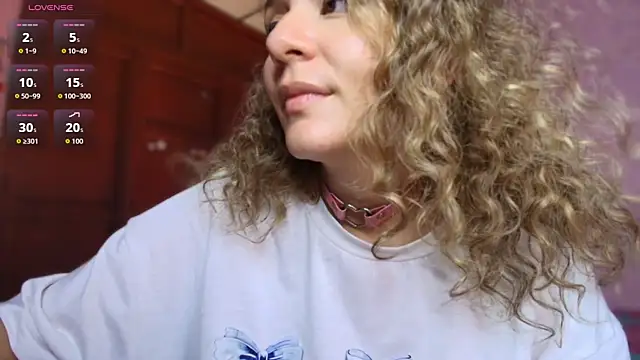 Snapshot of Your_Barbie_ chatting on October 12, 3:53 am Your Barbie online show from October 12, 3:53 am