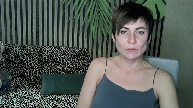 Ashley Brookss online show from October 11, 6:32 pm