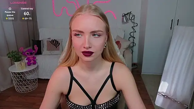 TessaGrays online show from April 30, 10:31 am