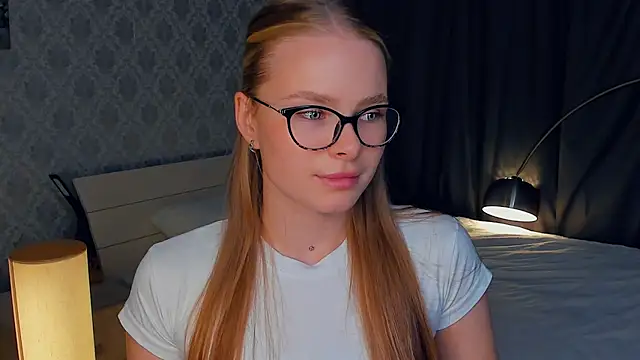 Snapshot of LibbyVenzeio chatting on October 16, 7:11 am LibbyVenzeio online show from October 16, 7:11 am