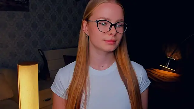 Snapshot of LibbyVenzeio chatting on October 7, 7:57 am LibbyVenzeio online show from October 7, 7:57 am