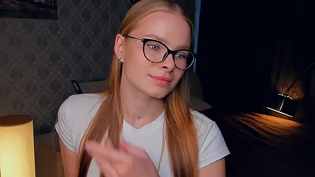 Snapshot of LibbyVenzeio chatting on October 8, 8:07 am LibbyVenzeio online show from October 8, 8:07 am