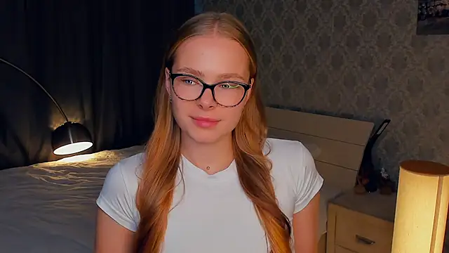 Snapshot of LibbyVenzeio chatting on October 17, 7:22 am LibbyVenzeio online show from October 17, 7:22 am