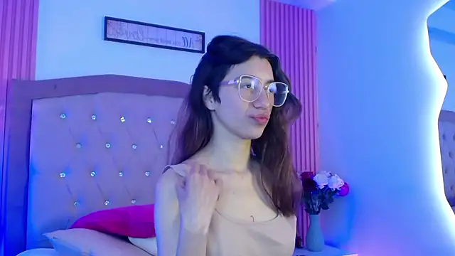 MarinetteLux online show from March 18, 7:52 pm