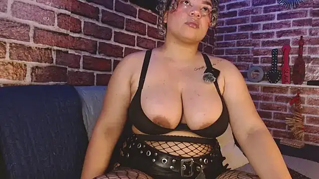 scarlet queen   online show from May 2, 2:26 am