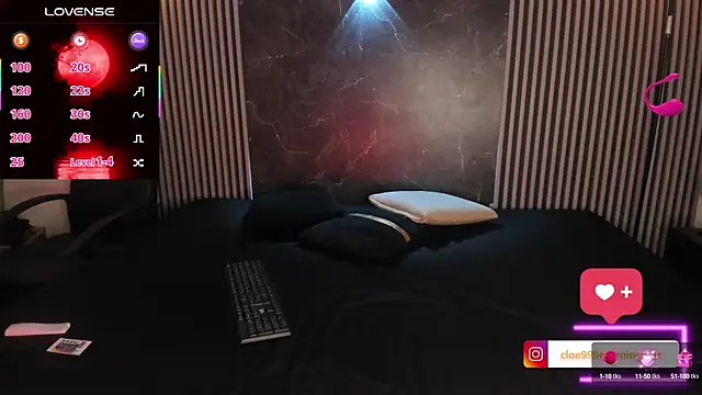 Snapshot of cloemorningstar chatting on October 15, 5:54 am cloemorningstar online show from October 15, 5:54 am