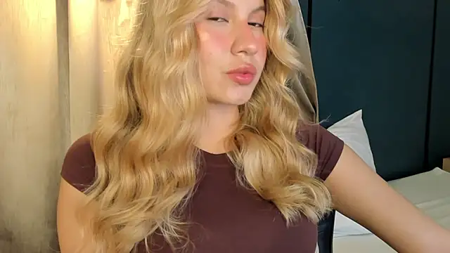 mia curry online show from July 22, 8:32 pm