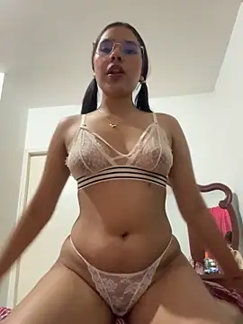 Brianna bunny05 online show from November 2, 3:32 am