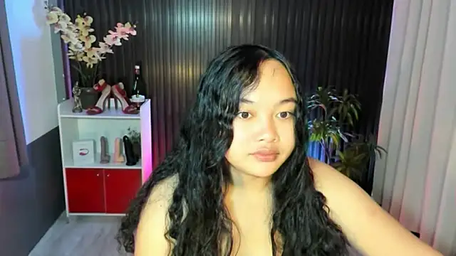 UrFavouriteCravings online show from October 26, 12:39 am