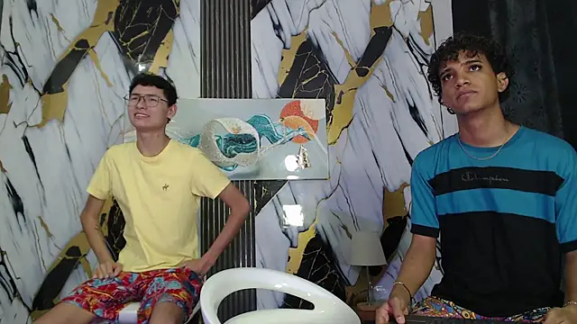VERY HOT GUYS online show from July 12, 1:23 pm