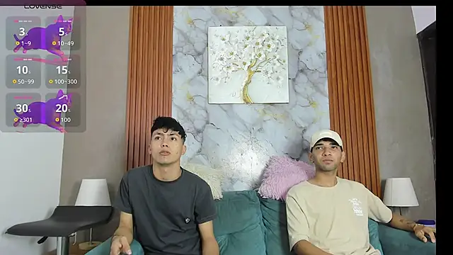 VERY HOT GUYS online show from June 9, 7:08 am