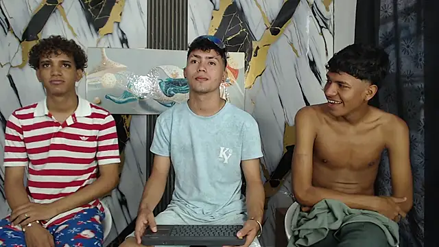 VERY HOT GUYS online show from July 22, 1:23 pm