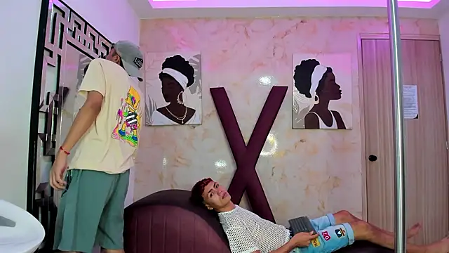 VERY HOT GUYS online show from February 11, 1:34 pm