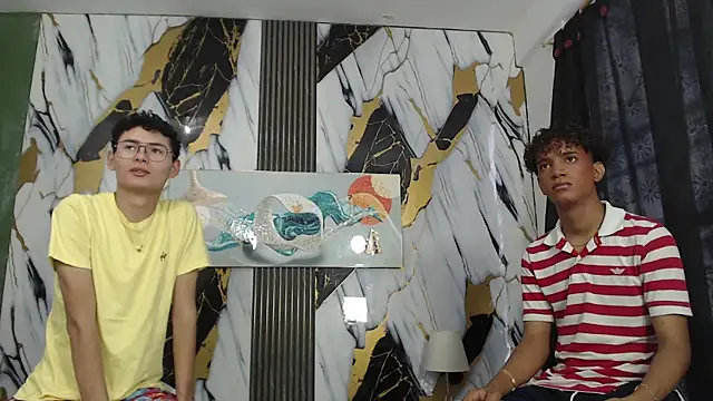 VERY HOT GUYS online show from July 16, 1:37 pm