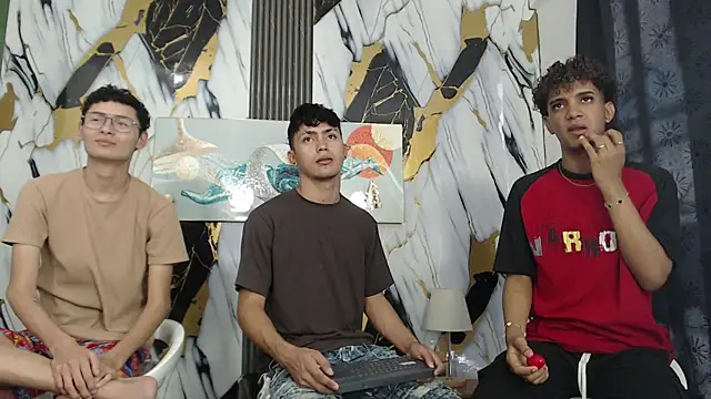 VERY HOT GUYS online show from July 17, 1:48 pm