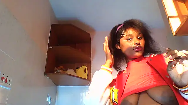 Snapshot of Famous-ryleigh chatting on October 12, 2:41 pm Famous-ryleigh online show from October 12, 2:41 pm