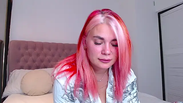 Snapshot of Naughty_kittyy1 chatting on October 14, 8:55 pm Naughty kittyy1 online show from October 14, 8:55 pm