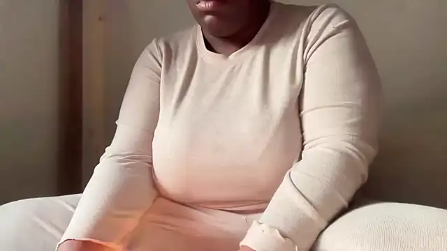 nanaisbackk online show from October 10, 6:18 am