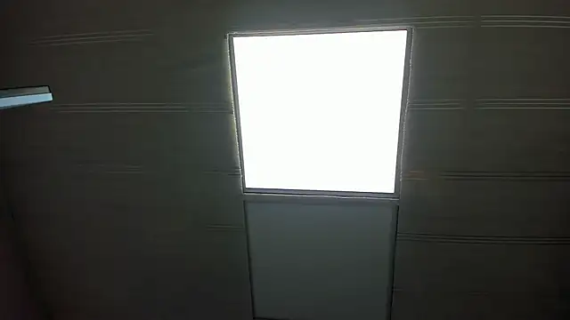 LeaMoreau22 online show from October 25, 11:40 am