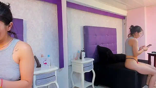 Snapshot of LeaMoreau22 chatting on October 7, 12:20 pm LeaMoreau22 online show from October 7, 12:20 pm