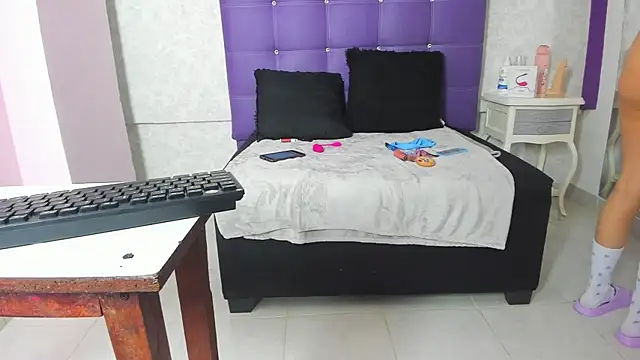 LeaMoreau22 online show from November 4, 11:37 am